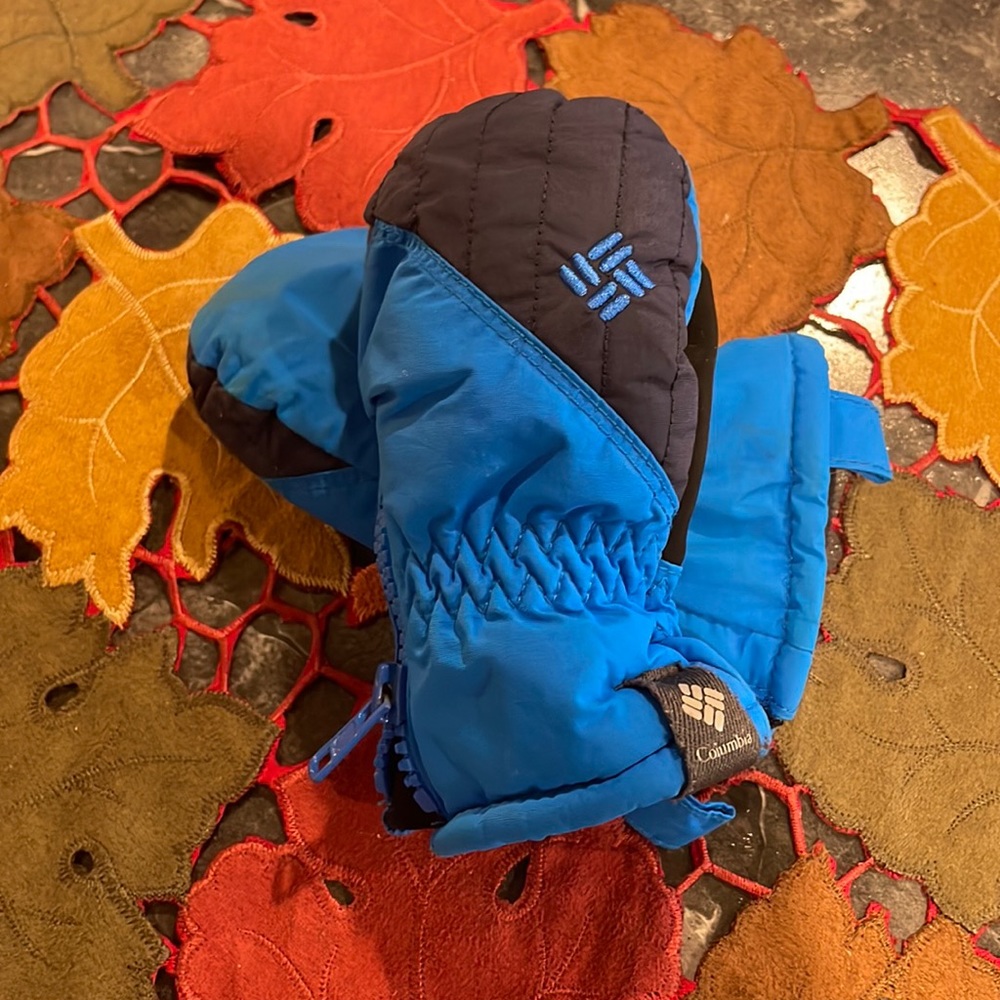 Columbia mittens